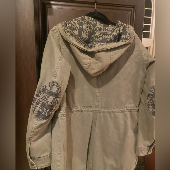 Levi’s military, parachute jacket with elbow pad detailing in olive green - Picture 3 of 7